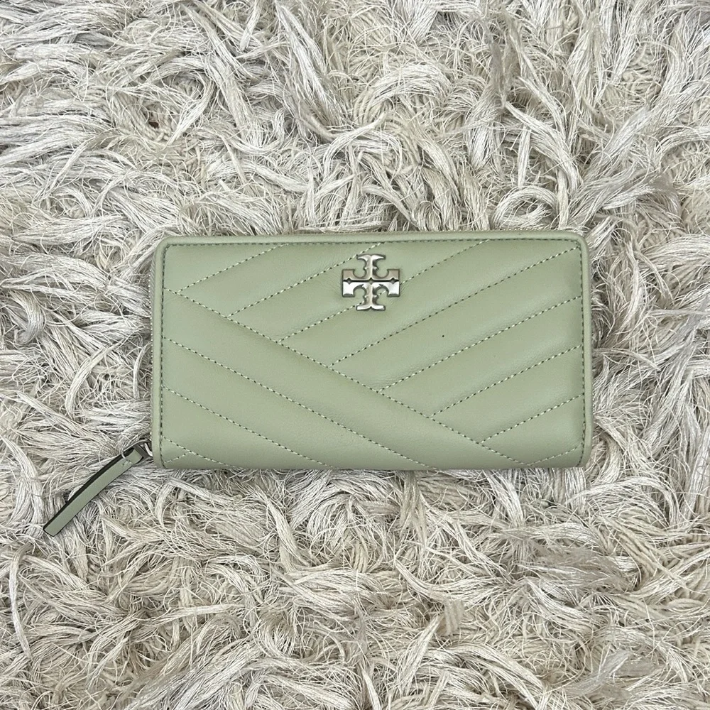 Tory Burch Kira Chevron Quilted Leather Zip Continental Wallet in Pine Frost